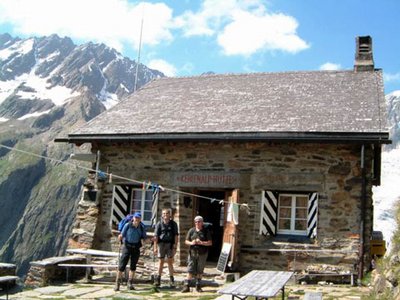 Chelenalphütte (2350m) | Trutmann Martin & Schärer Marjolein